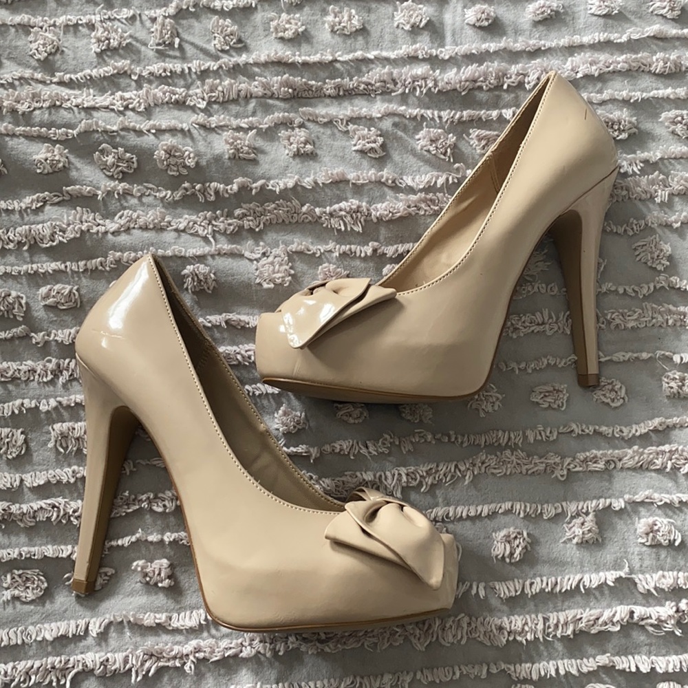 Elle Bow Detail Pumps